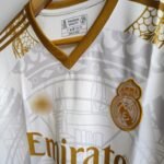 REAL MADRID SPECIAL GOLD JERSEY (2)