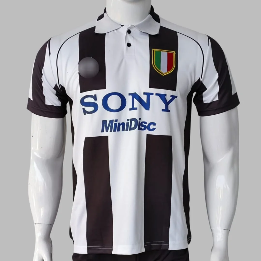 WhatsApp Image 2026-09-25 at 1.40.47 PM (3) Juventus 1997–98 "Scudetto & Zidane Era" Polo neck Home Jersey - Image 1