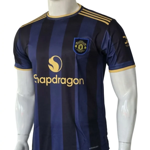 Manchester United 2026 Snapdragon Jersey side view