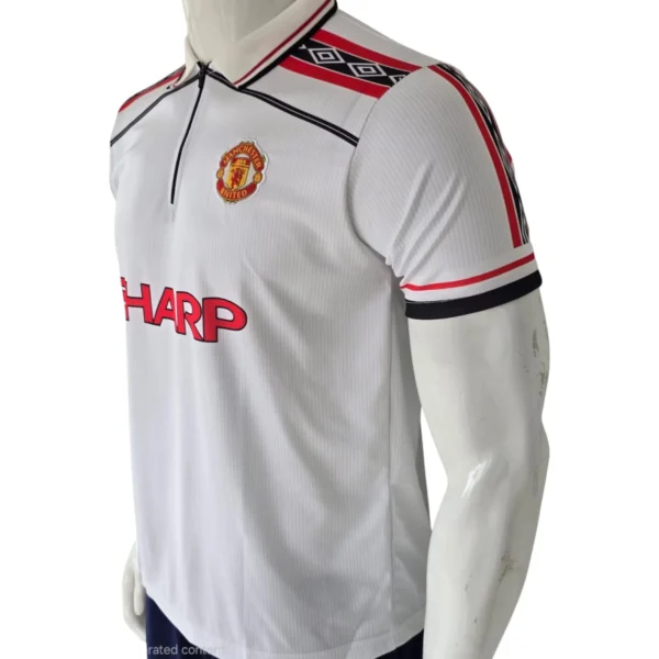 Manchester United 1998/99 Away Jersey side view